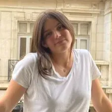 Romanensouhaite devenir votre babysitter !