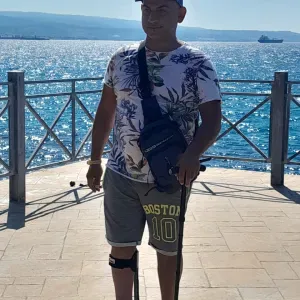 Uomo con disabilità cerco aiuto