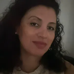 Une baby-sitter attentionnée et de confiance