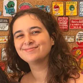 Estudante universitária dá explicações na Moita ou Online.