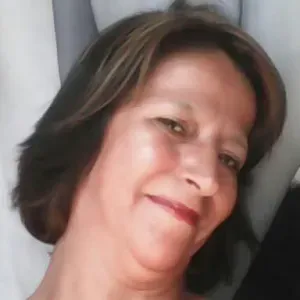 Empregada de limpeza responsavel