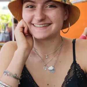 Aide au personne âgée autour de vannes