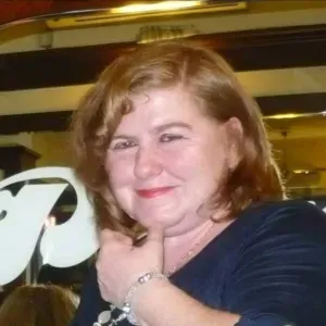 Addetta alle pulizie con 15 anni di esperienza