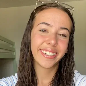 Baby sitter gentille, douce, sociable 