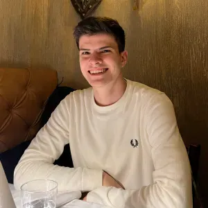 Multilingual Tutor for German, English, Economics & Math