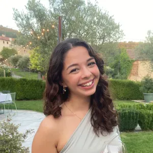 Babysitter esperta solare e responsabile! 