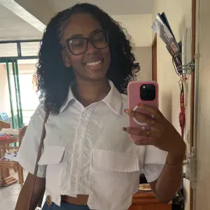 Baby-sitter expérimentée avec les jeunes enfants 