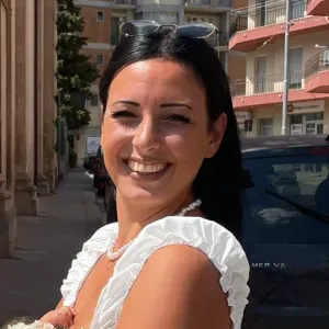 Addetta alle pulizie con forte passione. 