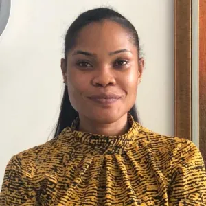 Cleaning Lady in Maia with attention to details