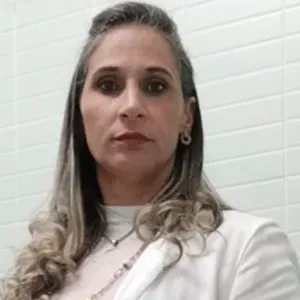 Trabalho com limpeza na praia da Areia Branca