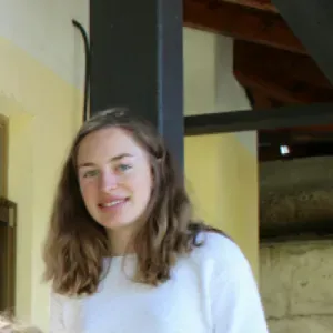 Sportive et organisée, j'aime éveiller les enfants