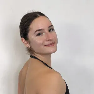 Ofrezco servicios de niñera/Canguro–Barcelona