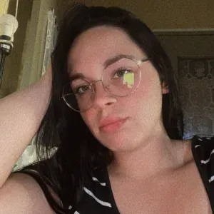 Baby-sitter à st medard de Guiziere 