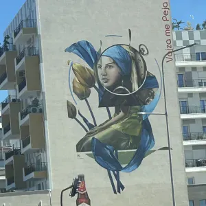 Committed tutor in English hel