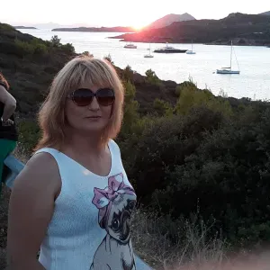 Zorgzame en betrokken verzorger beschikbaar voor ouderenzorg