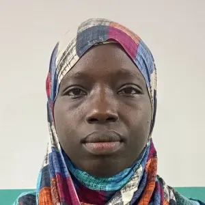 Baby-sitter expérimentée prête à vous servir 