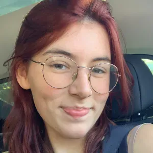 Experienced babysitter in South Bank