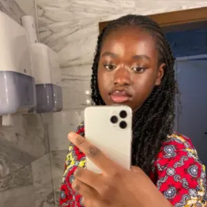 🌺 Baby-sitter de confiance! (Paris et Hauts-de-Seine)