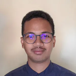 Diplômé d'un Master en biologie marine