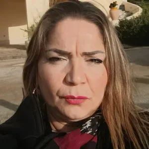 Femme de ménage d'entretien d'expérience.