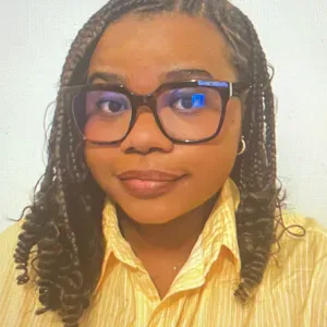 Baby-sitter à Paris avec 1 an d'expérience dans une agence 