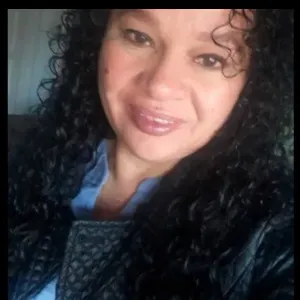 Cuidadora idoso dia e noite ( não acamados)