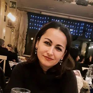 Adetta alle pulizie, stiro, aiuto per la spesa 