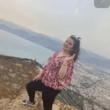 Étudiante cherche des personnes à aider