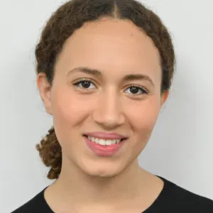 Étudiante cherchant du baby-sitting