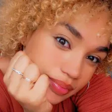 faço limpezas ao domicilio cuido de crianças e animais