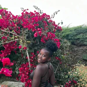 Experienced babysitter looking for a job 