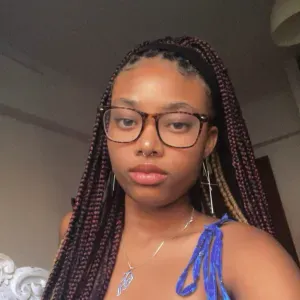 Babysitter com experiência em Mercês 