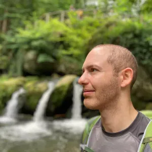 Babysitting close to Mongtomery station