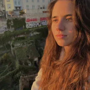 Procuro um trabalho a tomar conta de animas 