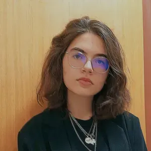 Babysitter em Matosinhos com formação em educação