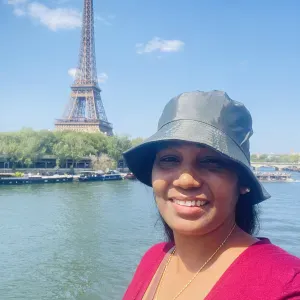 Babysitter. Housekeeping,job full time