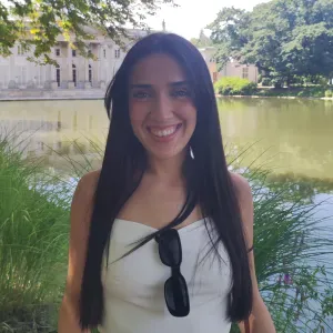 Busco cuidar a niños y ayudarles en sus tareas por la tarde.