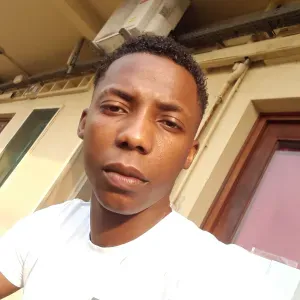 Je suis recherche une personne puisse garder mes enfants 