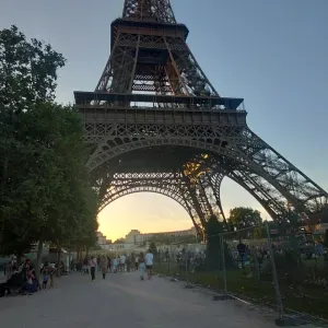 Baby-sitter douce et patiente à Torcy et aux alentour !  