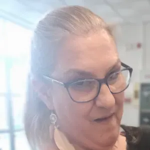 Babysitter com experiência em Braga