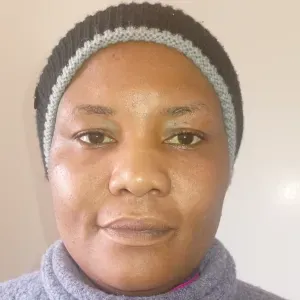 Cleaning lady in porto with attention to details.