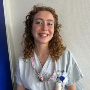 Baby sitter expérimentée dans la garde d'enfants de tout âge