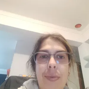 Empregada de limpeza responsável em Tomar