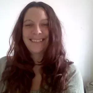 femme de ménage agent d'entretien auxilliaire de vie 