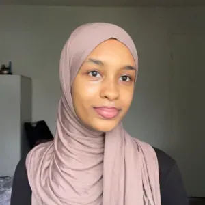 Lempeä ja vastuullinen lastenhoitaja etsii työtä