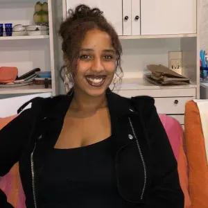  Experianced Babysitter in Messina