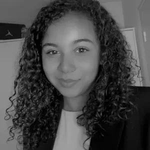 Nounou de confiance garde enfants soirs  & week-ends