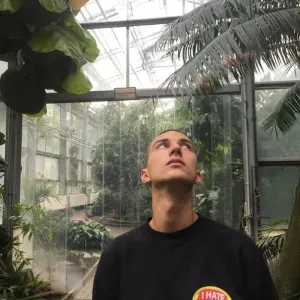 Pet-sitter à Nice. J'adore les chiens.