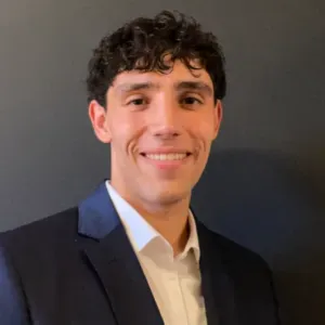 Baby-sitter Paris - ancien animateur et étudiant à L'ESSEC