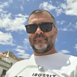 Procuro empregada domestica